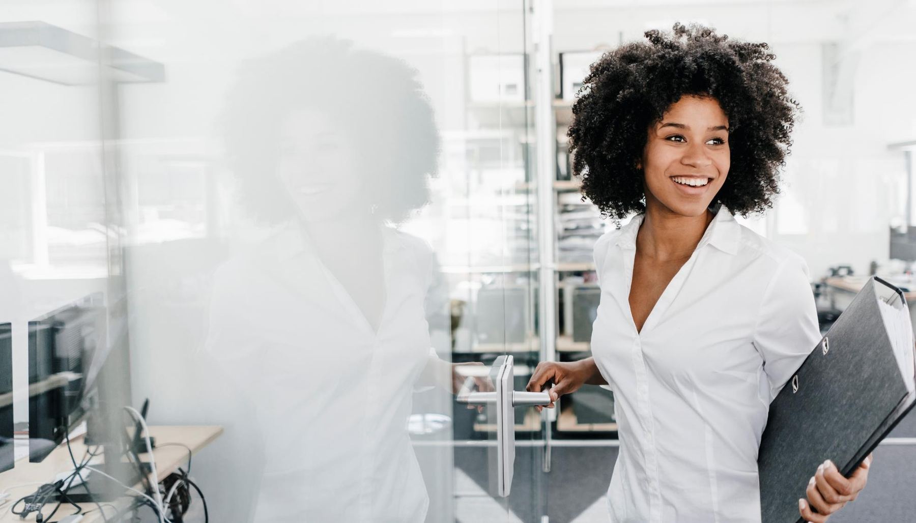 Profesional de la salud trabajando en una institución médica